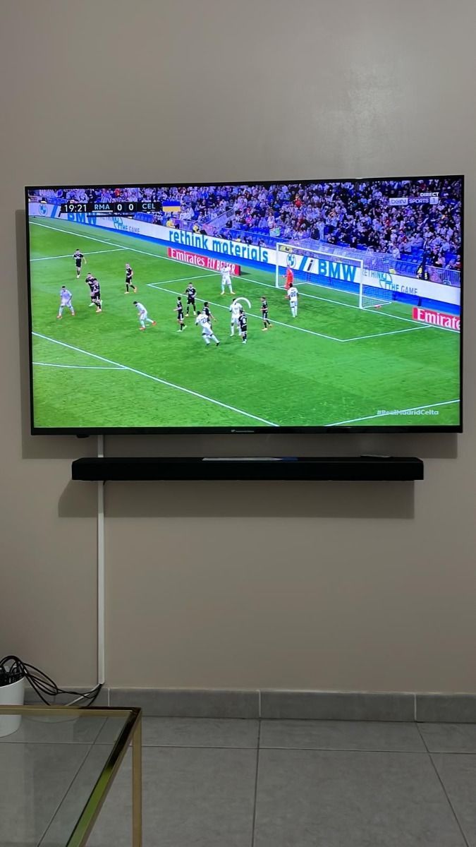 Customer testimonial review verification screenshot for Sapphire IPTV